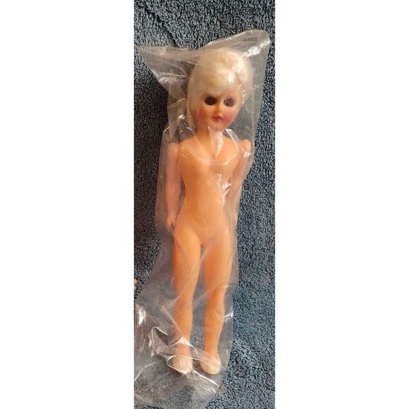 Dress Me Doll - Picture 1 of 1